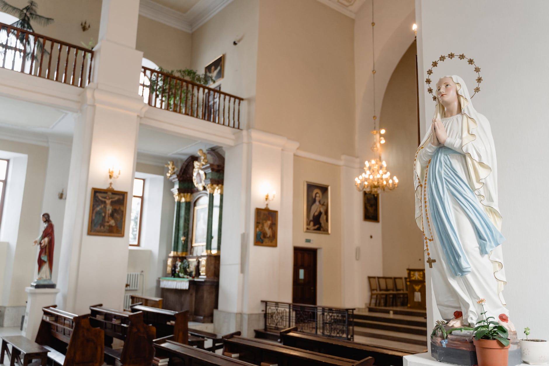 virgin mary inside catholic church